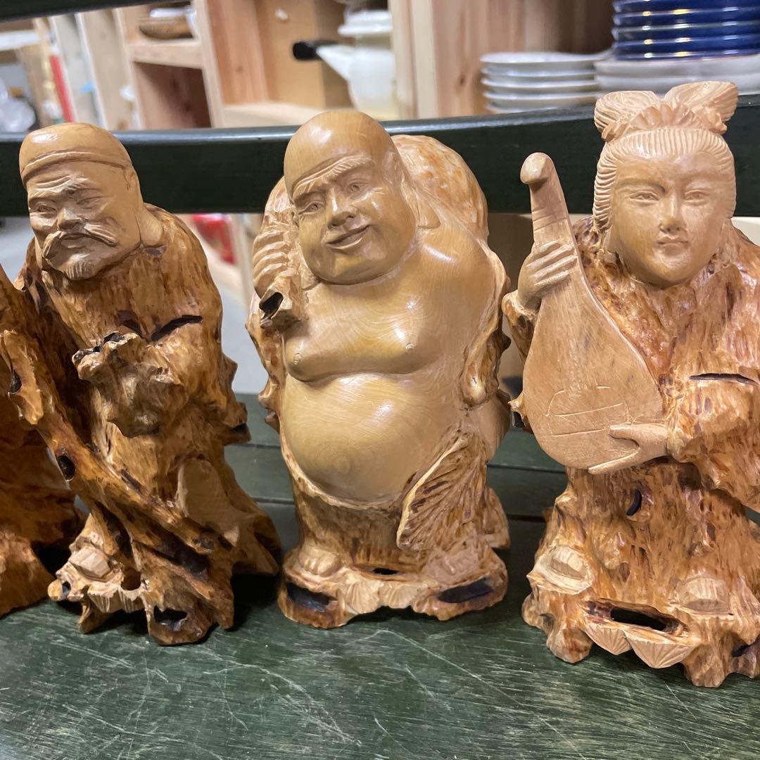 木の形を活かした木製七福神　精巧な彫り　珍しい形の木彫り　縁起物