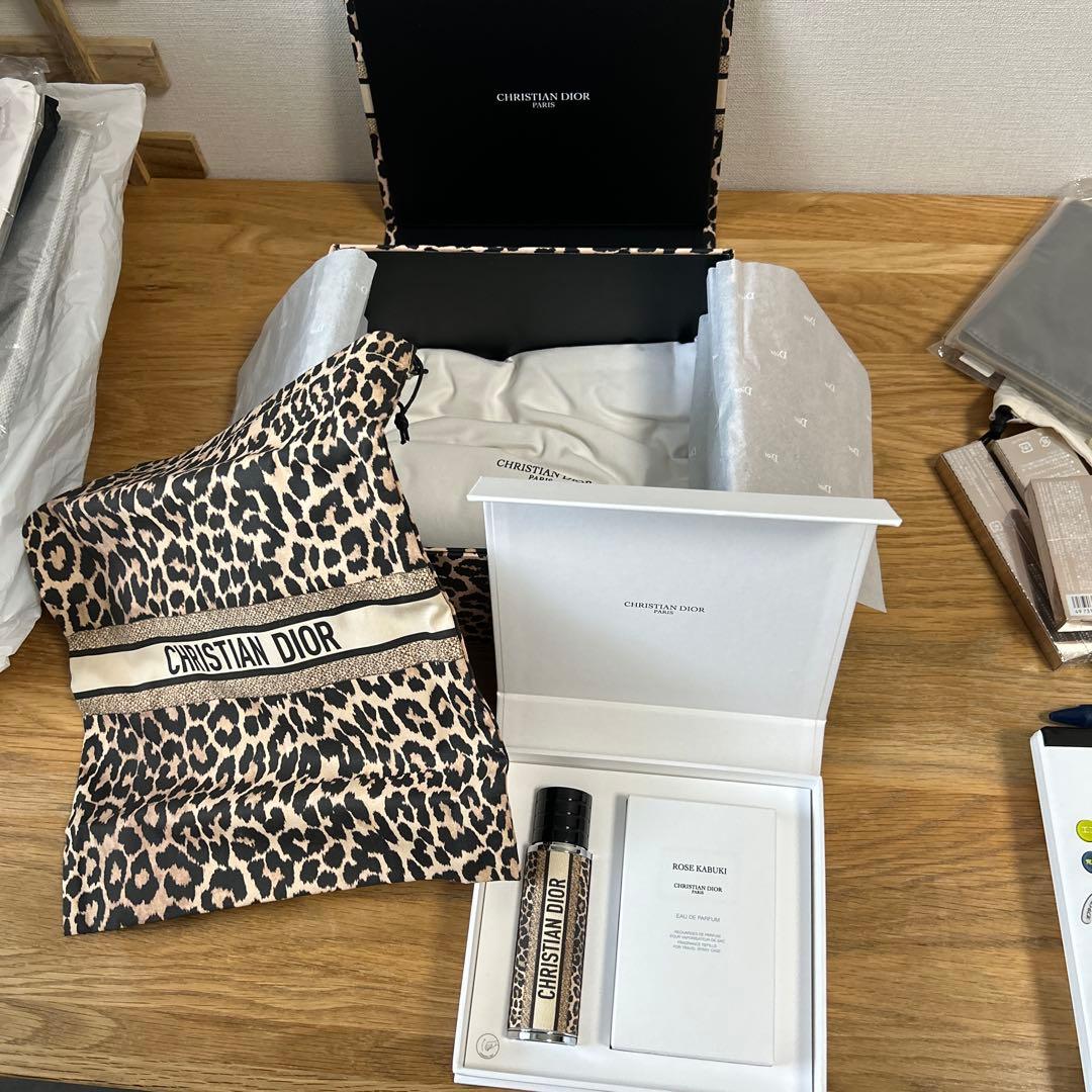 DIORギフトボックス　ローズカブキ　オードゥパルファン3本セット